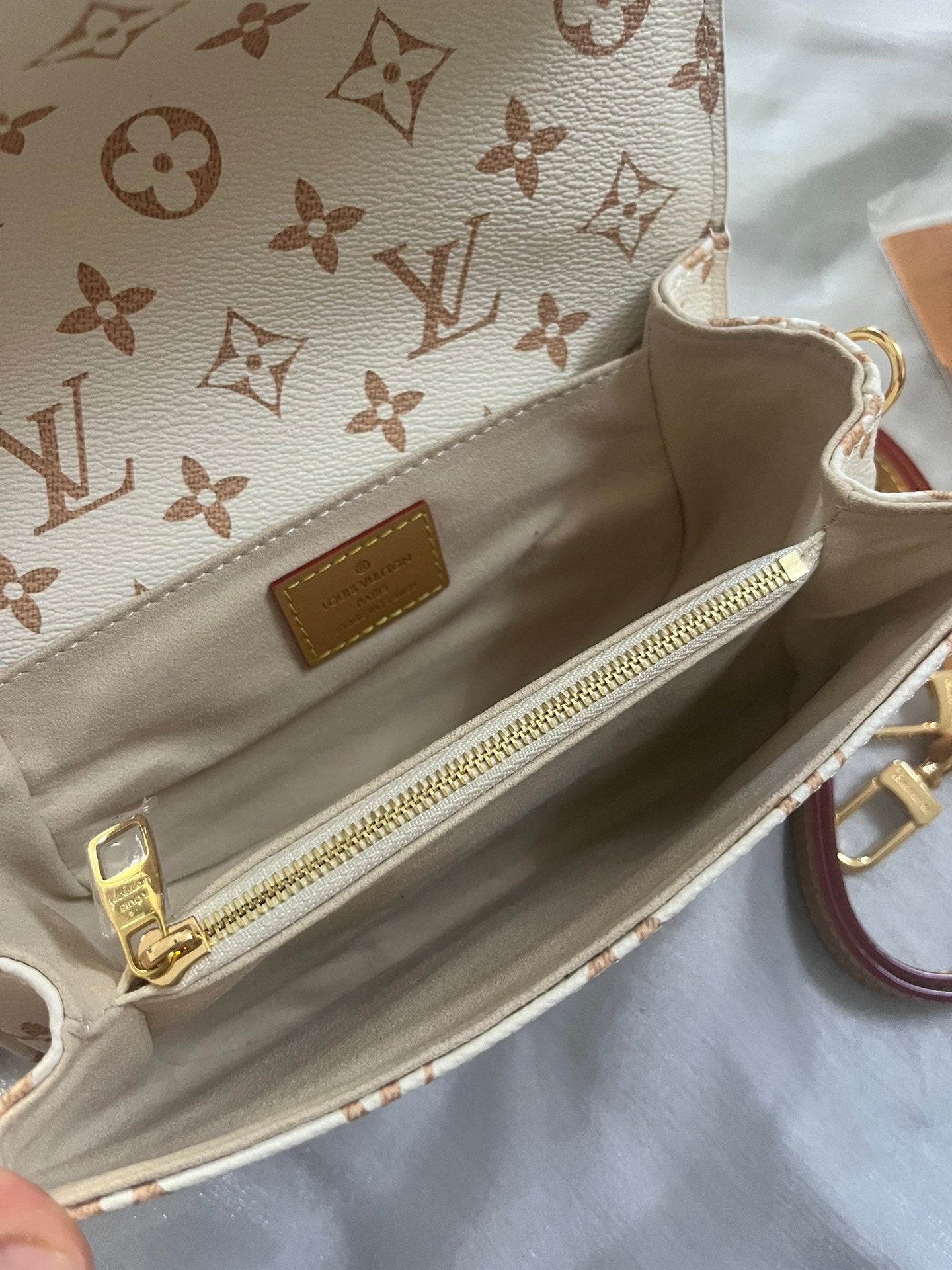 Louis Vuitton Classic White Monogram Shoulder Bag with Gold Chain and Leather Strap