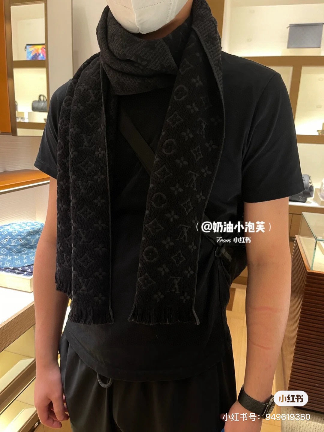 Louis Vuitton Monogram Classic Scarf - Noir Black Luxury Wool and Silk Blend Winter Accessory for Men and Women