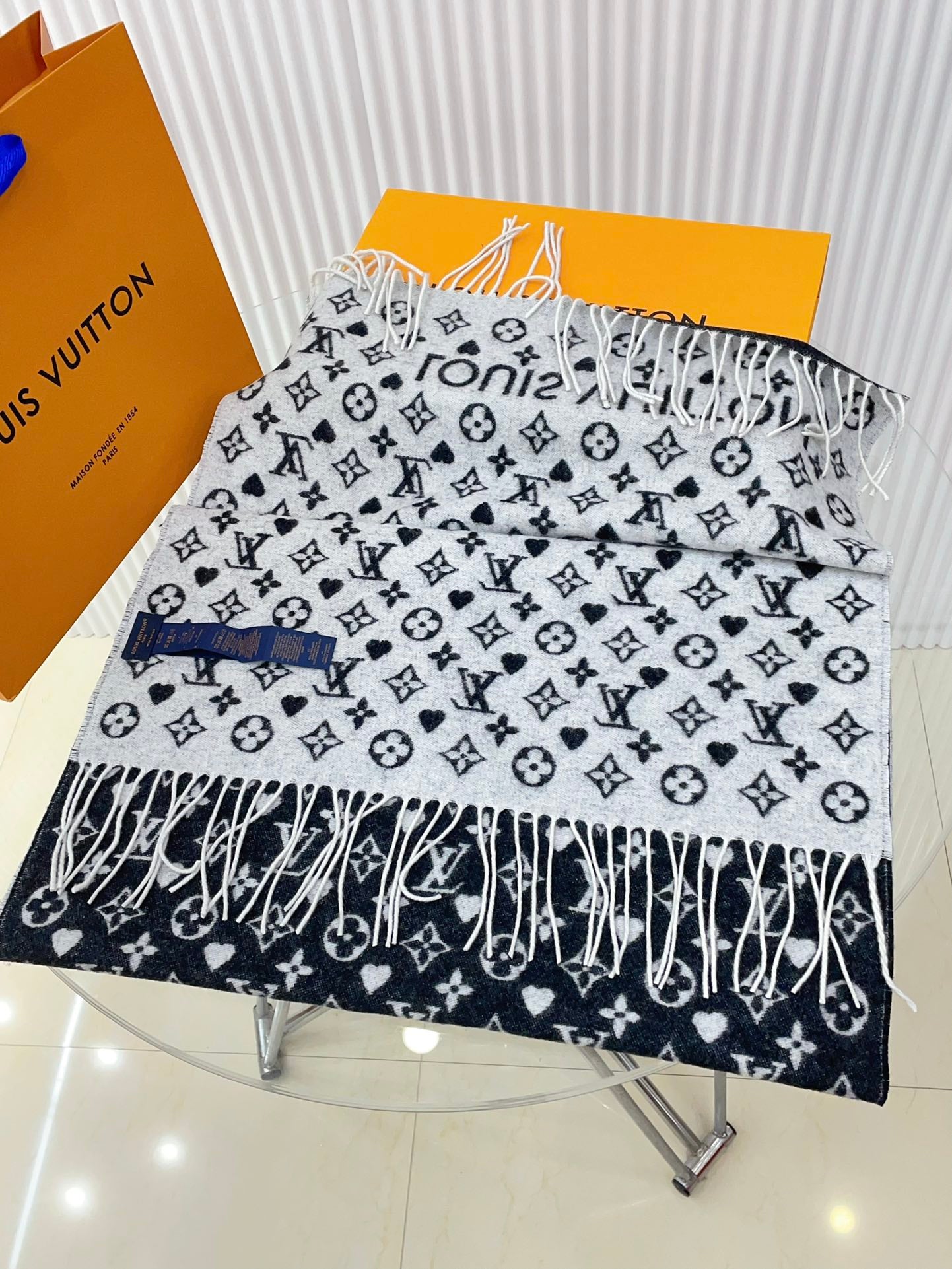 Louis Vuitton Monogram Heart Pattern Scarf - Black and Grey Designer Luxury Wool Blend Winter Wrap for Women