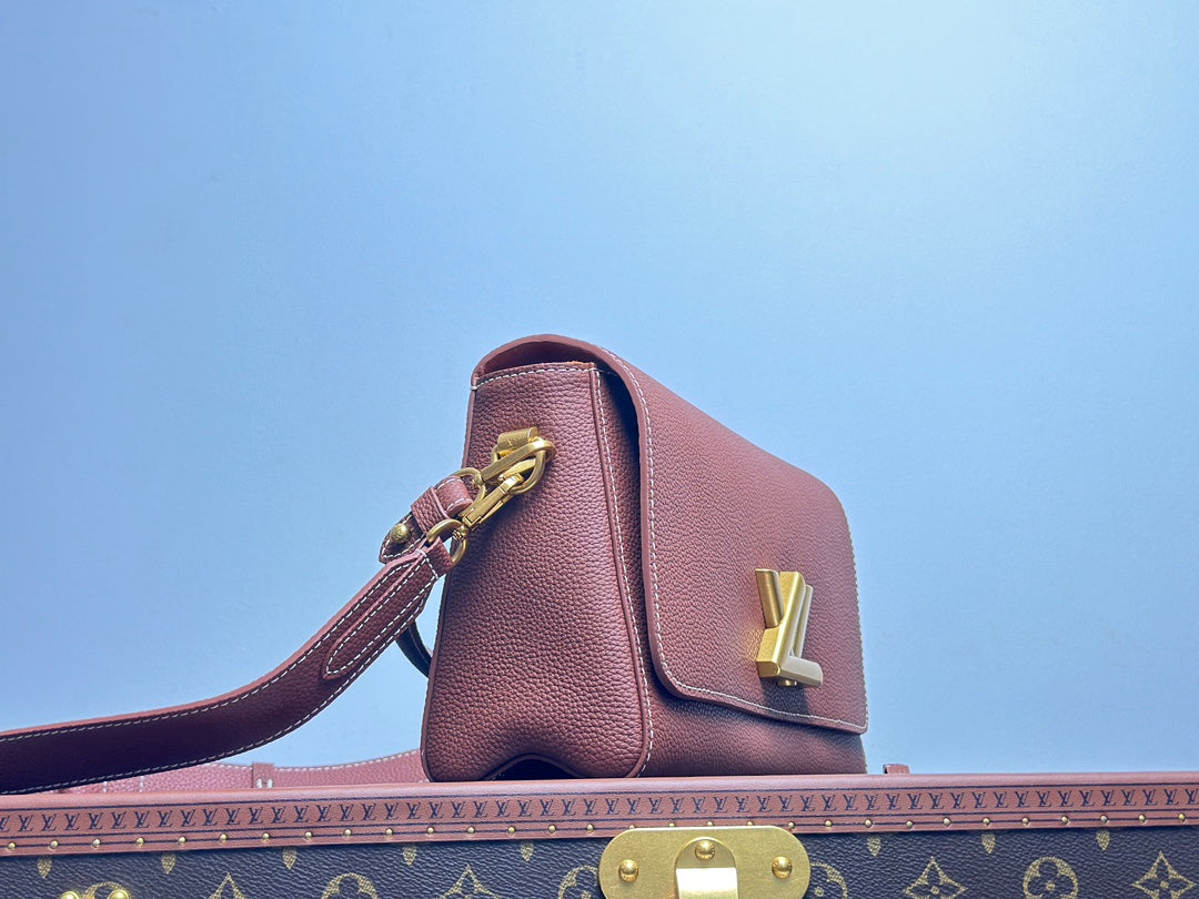 Louis Vuitton Classic Dusty Rose Leather Top Handle Crossbody Bag with Gold Clasp