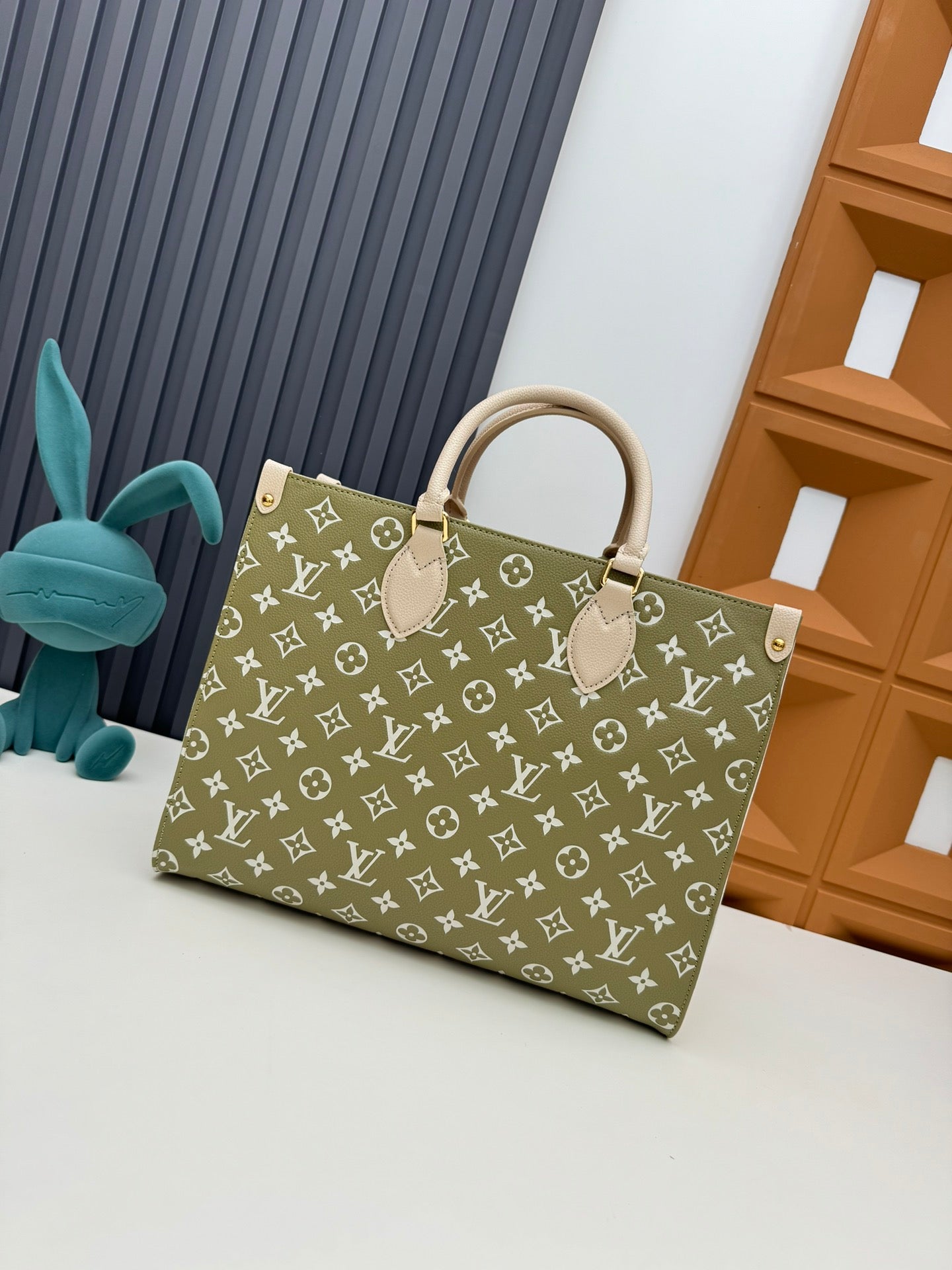 Louis Vuitton OnTheGo MM Monogram Empreinte Giant Leather Tote Bag - Olive &amp; Cream