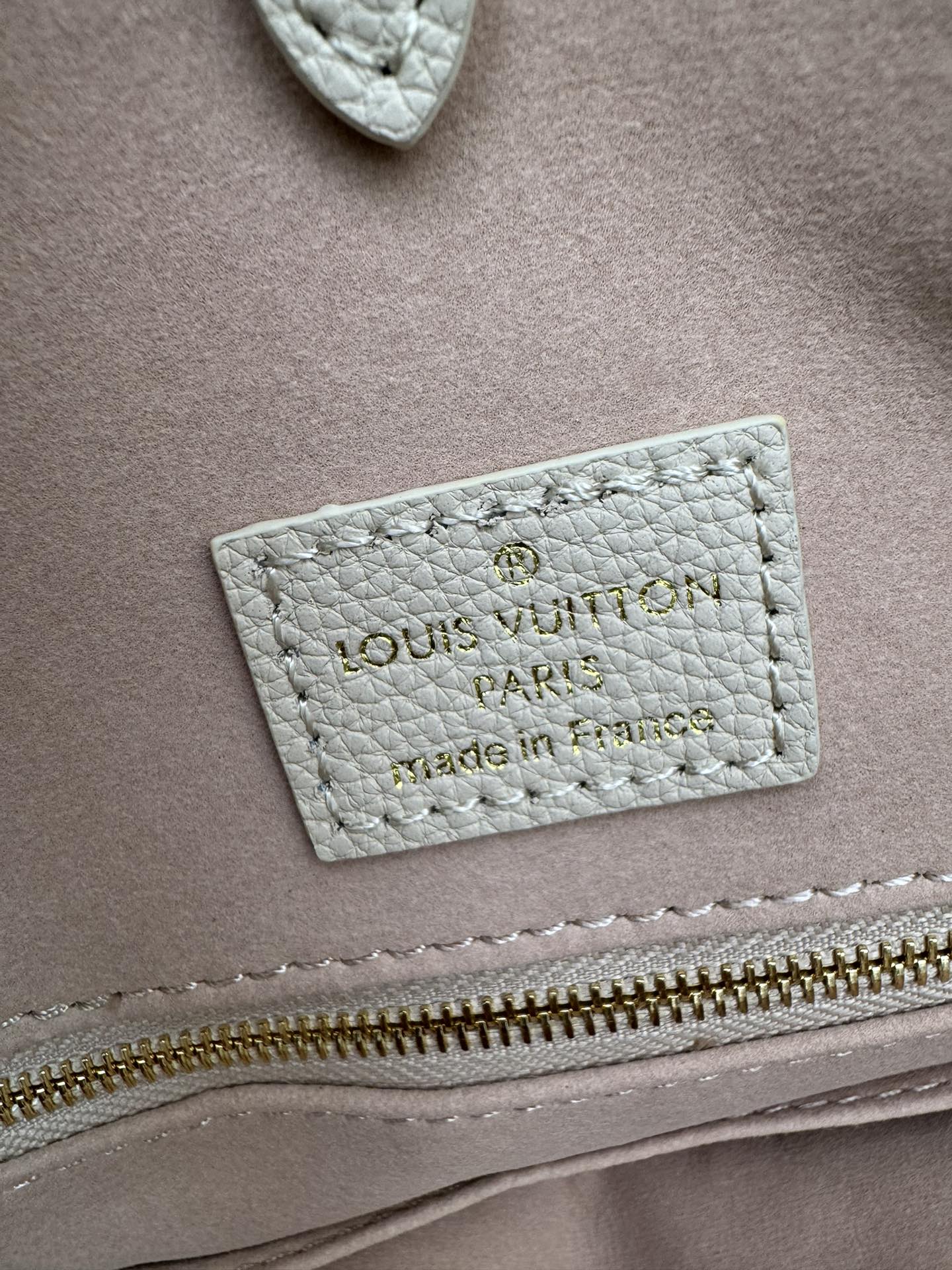 Louis Vuitton OnTheGo MM Monogram Empreinte Giant Leather Tote Bag - Olive &amp; Cream