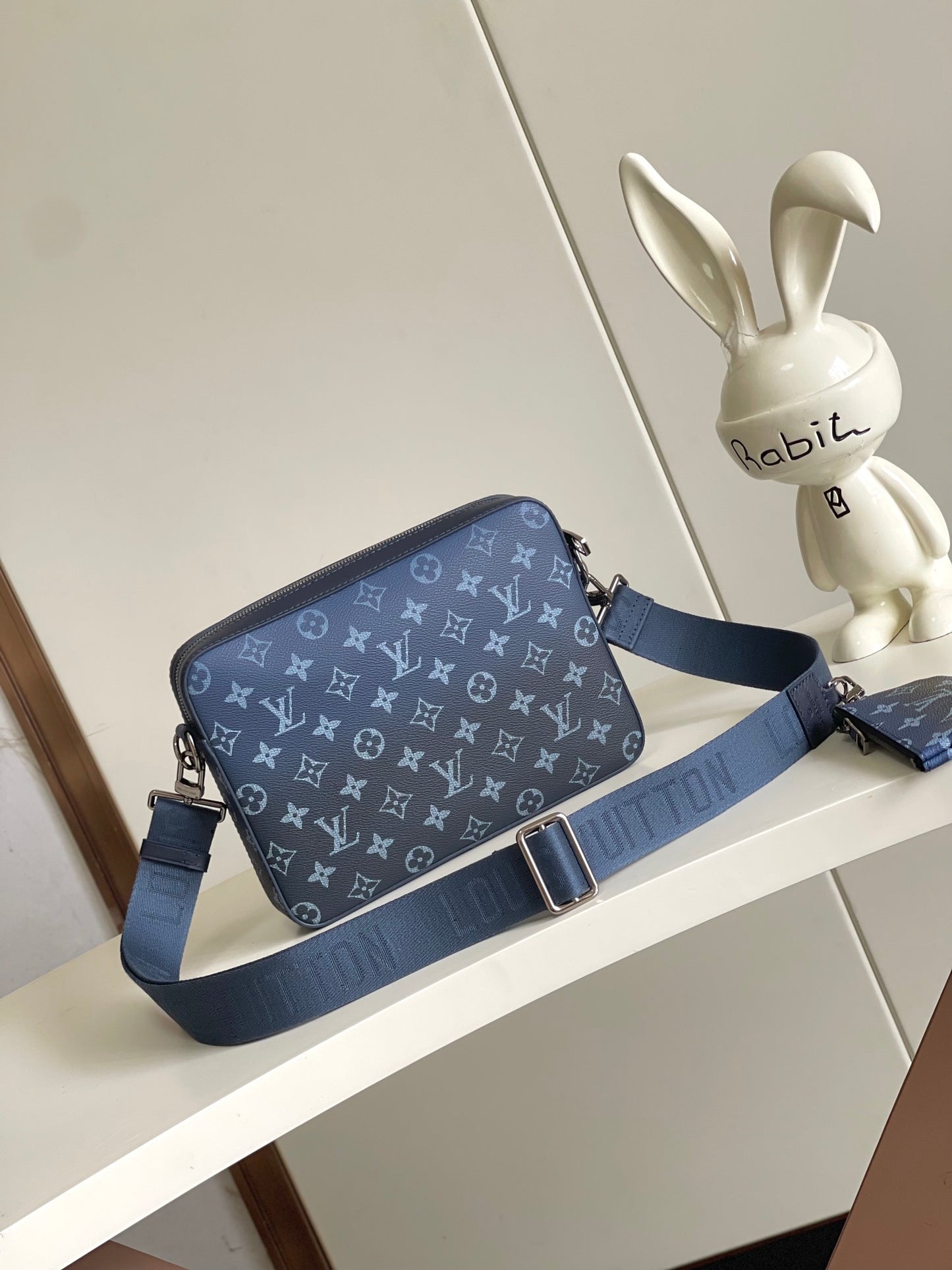 Louis Vuitton Blue Monogram Gradient Crossbody Messenger Bag with Detachable Pouch