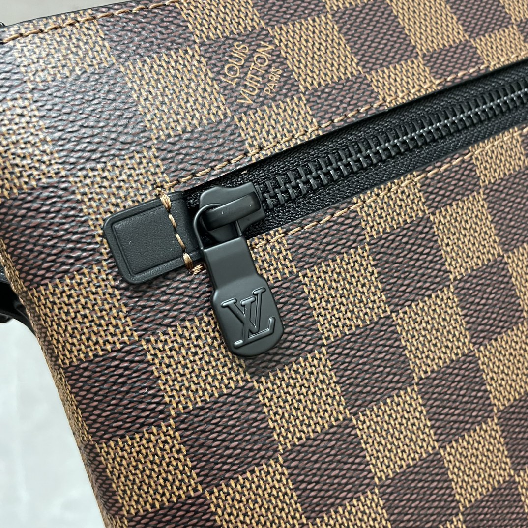 Louis Vuitton Brown Checkered Leather Wristlet Clutch Bag with Front Pocket