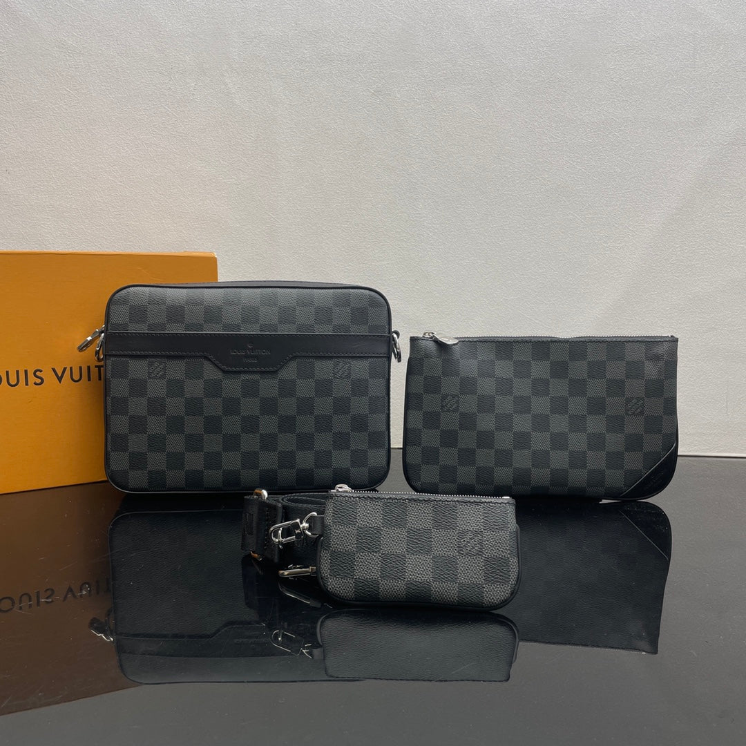 Louis Vuitton Grey Checkerboard Crossbody Messenger Bag with Coin Pouch