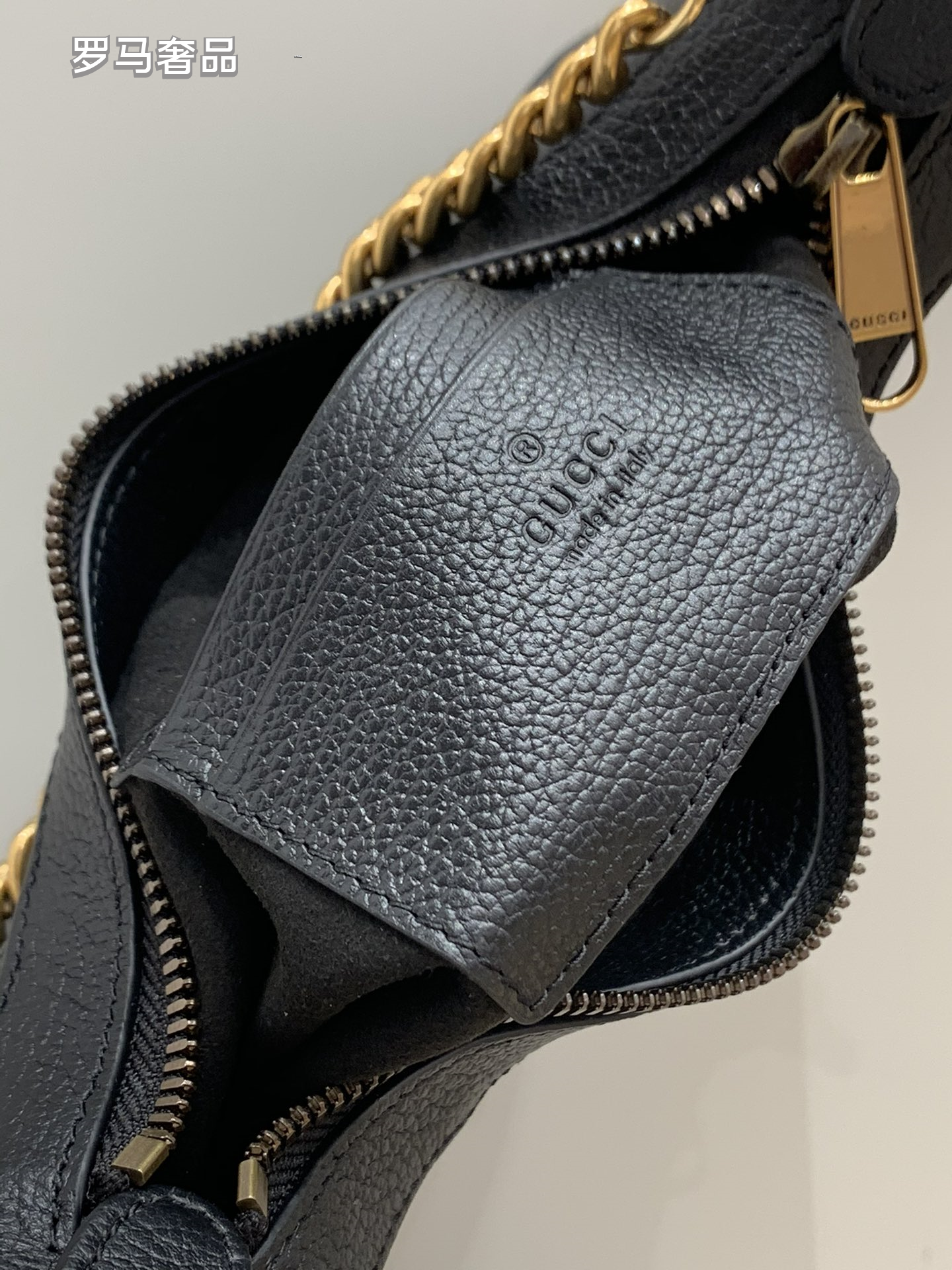 Gucci Luxury White Leather Hobo Bag with Gold Chain Shoulder Strap