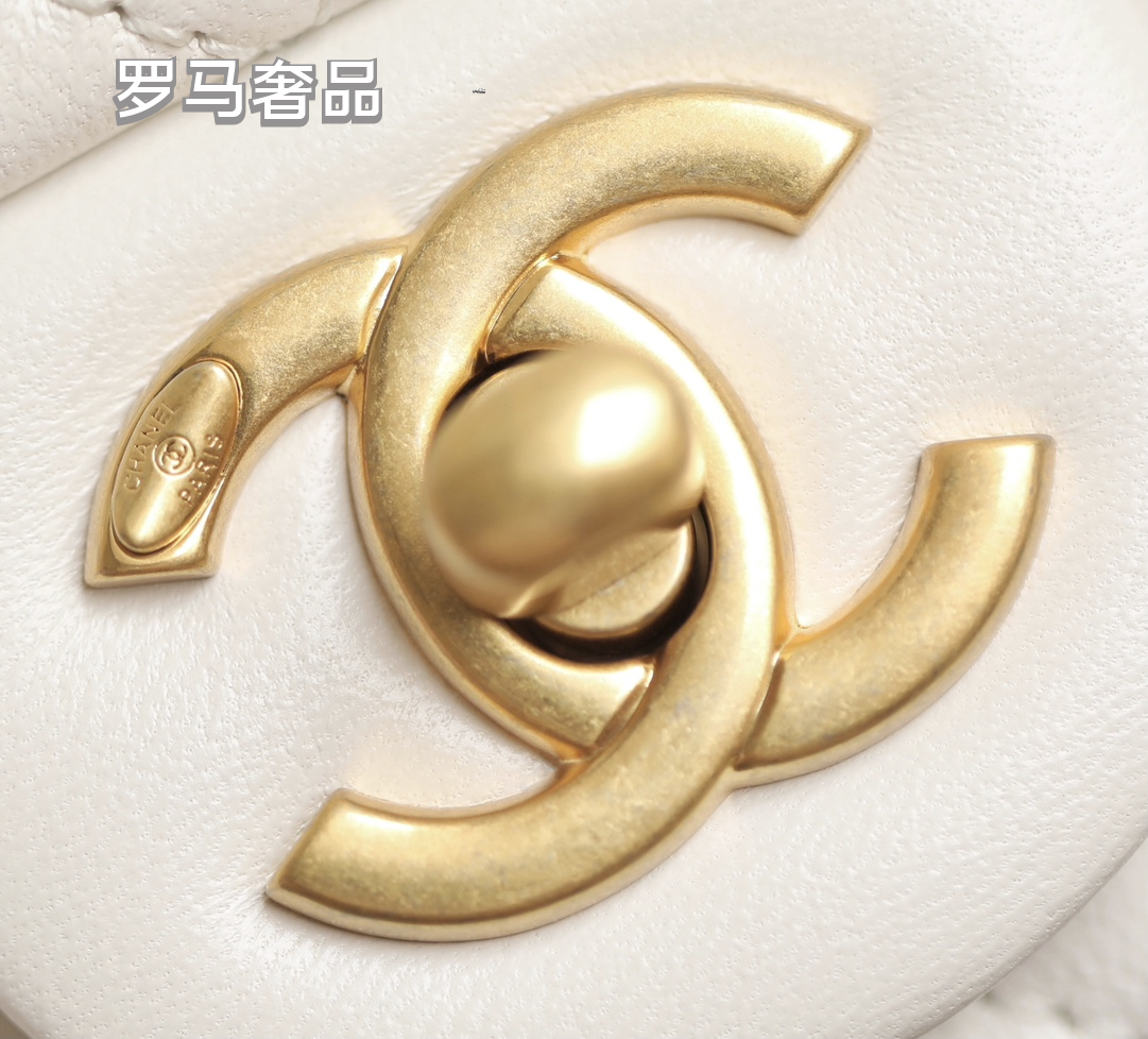 Elegant White Quilted Leather Mini Flap Shoulder Bag with Gold-Tone Hardware