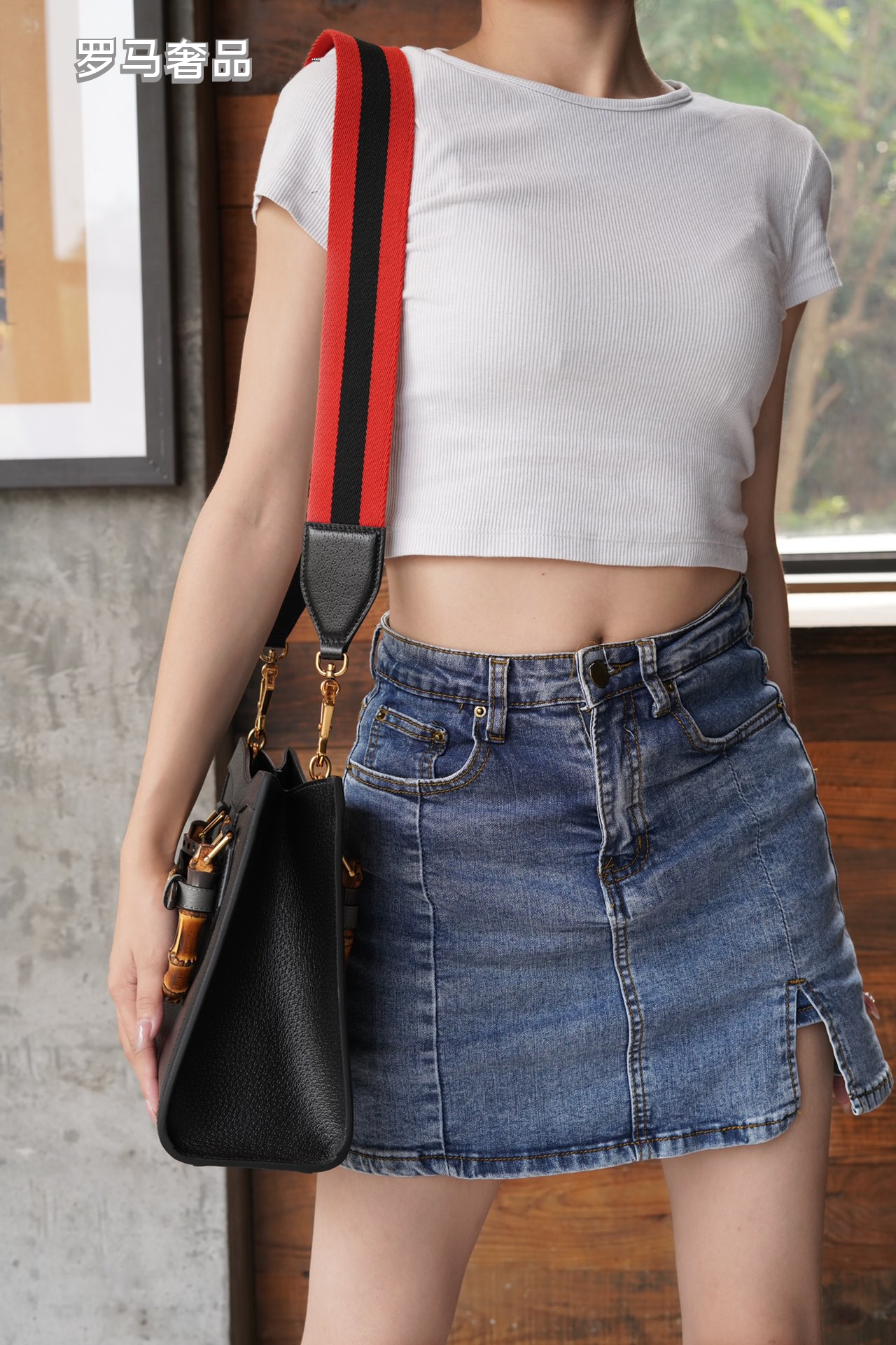 Gucci Elegant Off-White Leather Tote Bag with Bamboo Handles and Web Strap