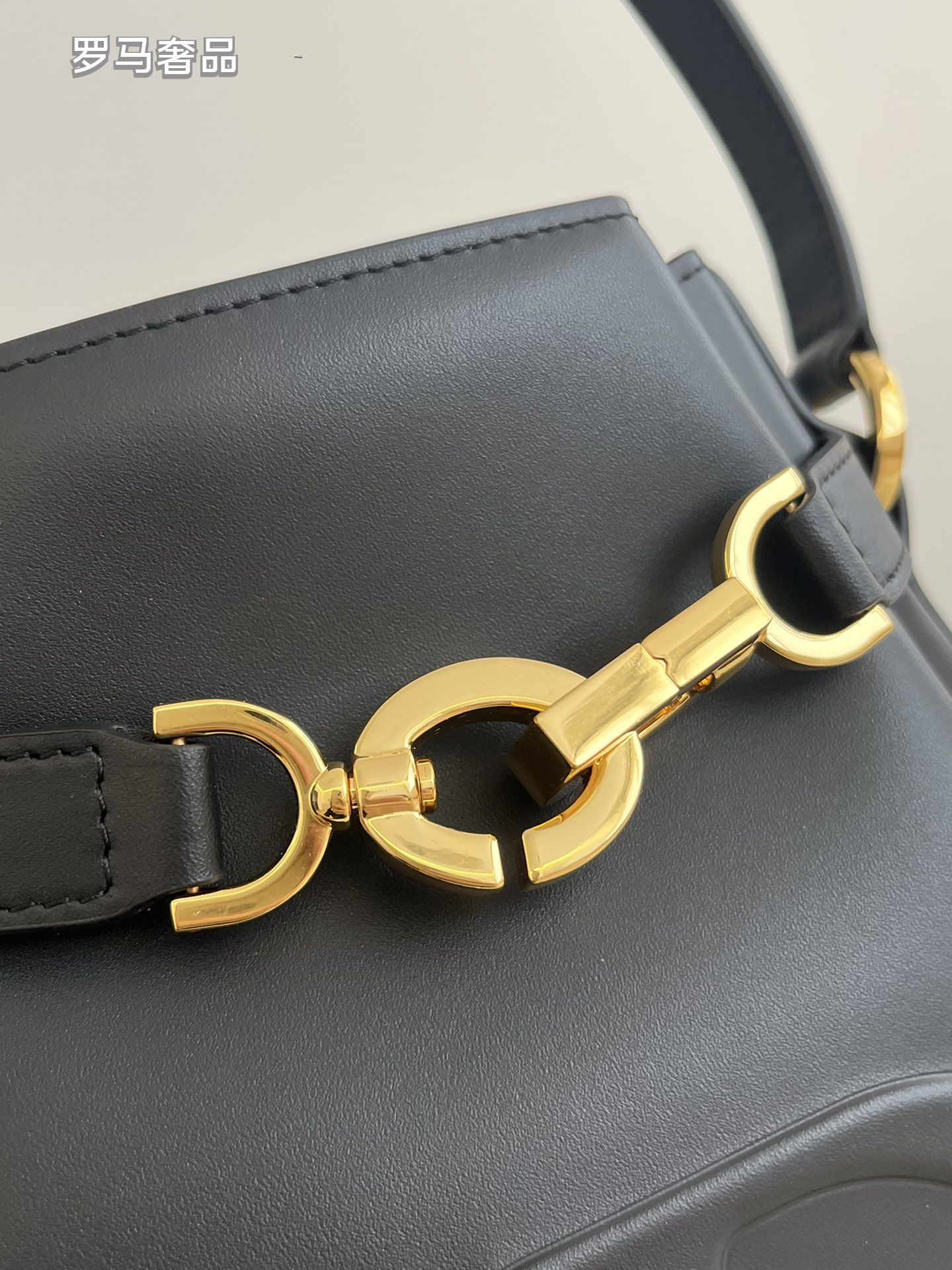 Dior Elegant Cream Leather Bucket Crossbody Bag with Gold Chain