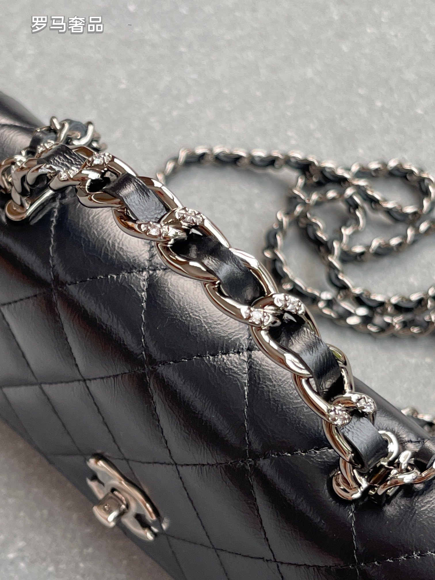 Elegant Quilted Leather Crossbody Flap Bag with Chain Strap - Multiple Colors