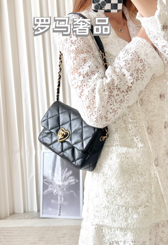 Black Quilted Leather Heart Chain Flap Bag - Elegant Shoulder Crossbody Bag