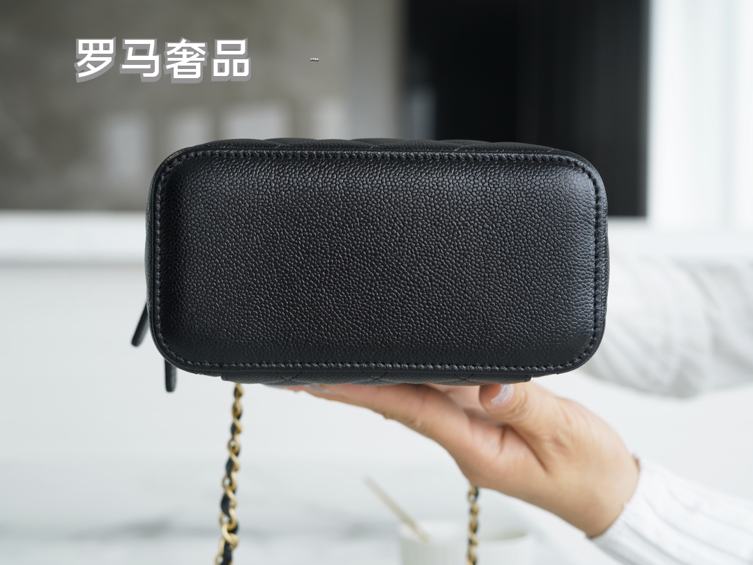 Chanel White Quilted Lambskin Small Vanity Case with Gold-Tone Hardware