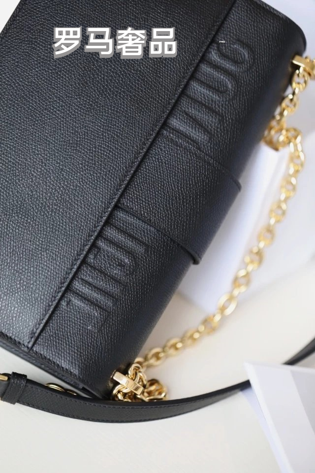 Dior Elegant Black Leather Shoulder Bag with Gold Chain Strap and Buckle
