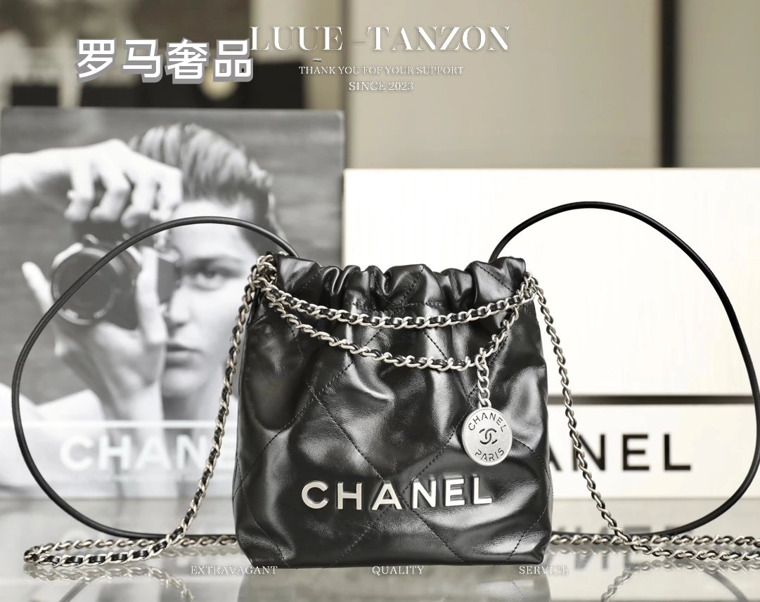 Chanel 22 Small Handbag - Black Shiny Calfskin with Gold-Tone Metal