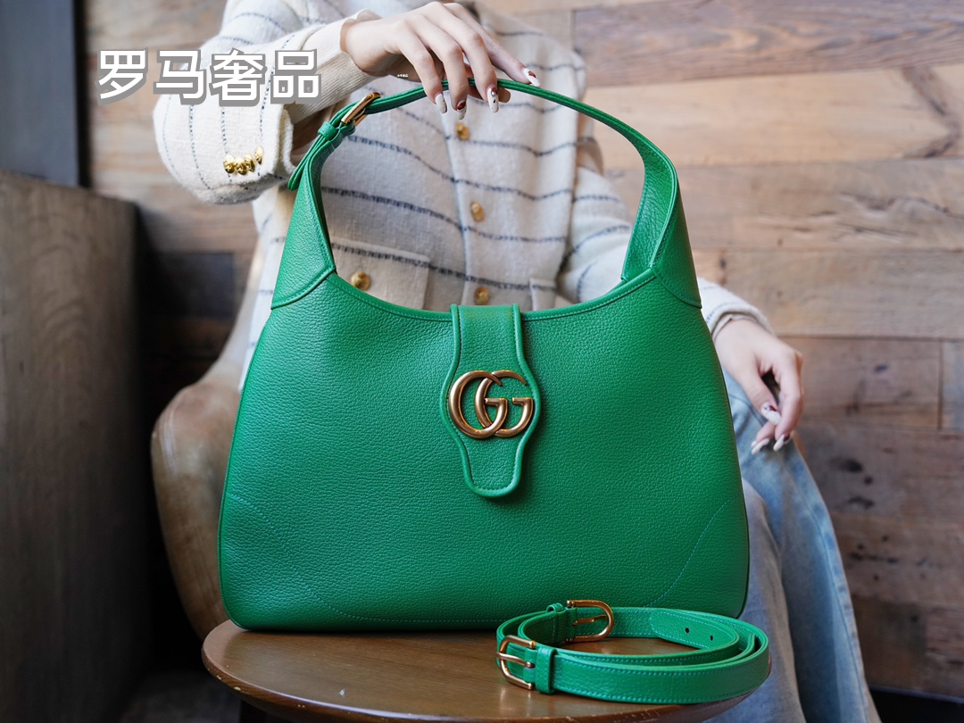 Gucci Vintage Brown Leather Hobo Shoulder Bag with Gold Buckle Accent