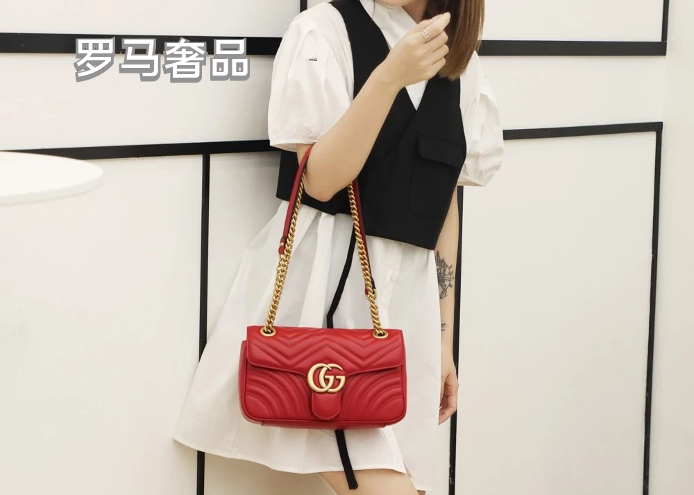 Gucci Chevron Quilted Black Leather Shoulder Bag with Gold Chain