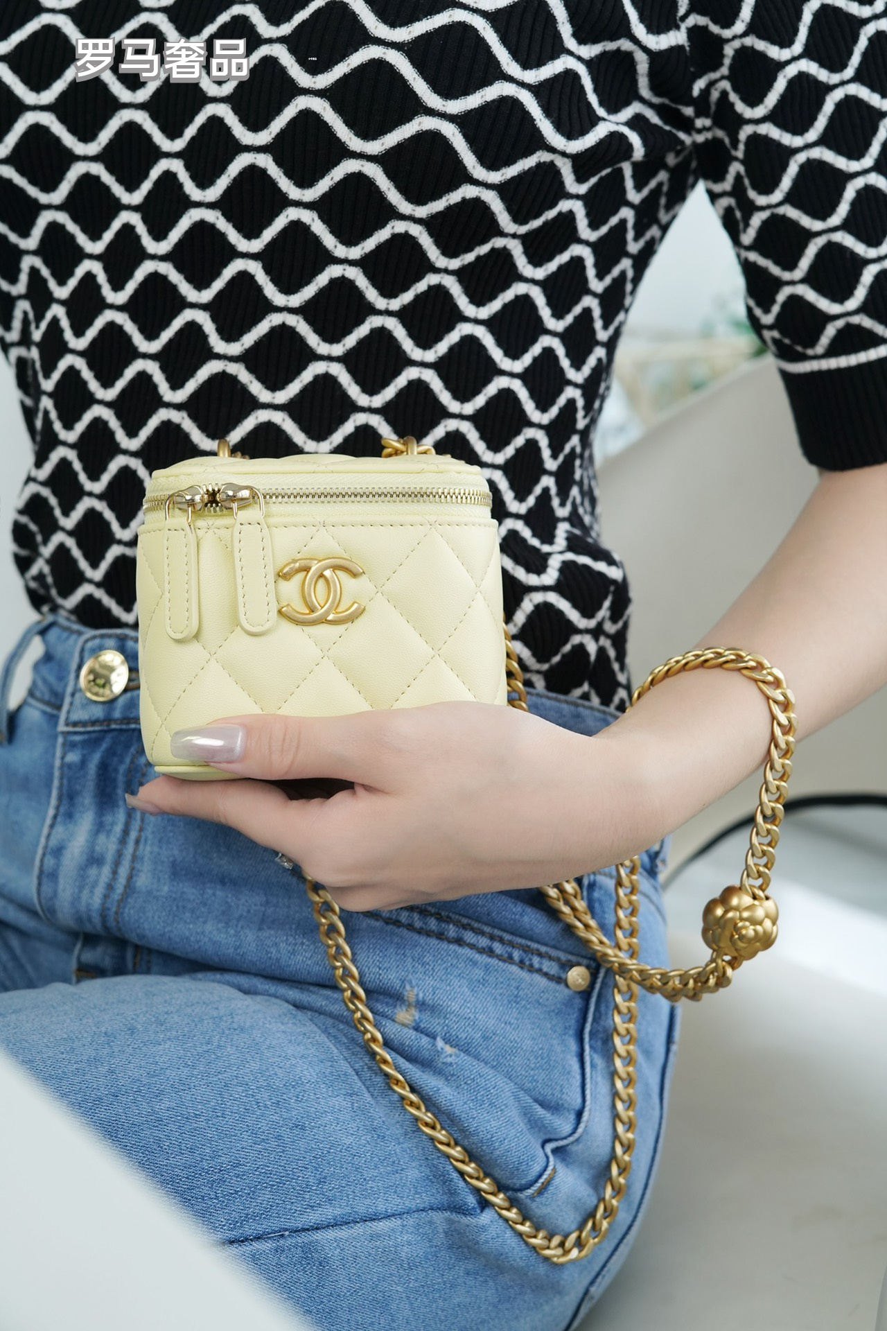 Small Quilted Vanity Bag with Gold Chain Strap - White Luxury Crossbody Case