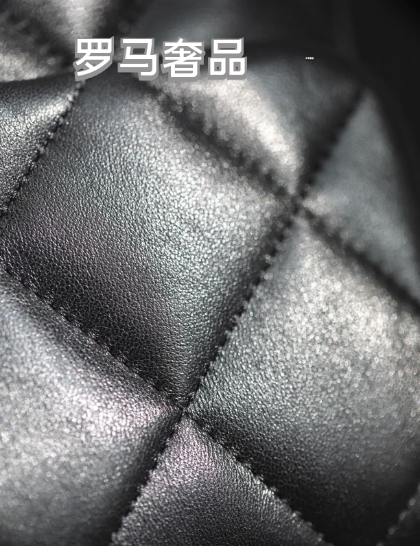 Black Quilted Leather Heart Chain Flap Bag - Elegant Shoulder Crossbody Bag