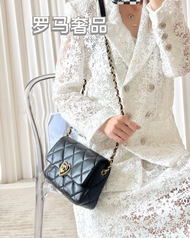 Black Quilted Leather Heart Chain Flap Bag - Elegant Shoulder Crossbody Bag