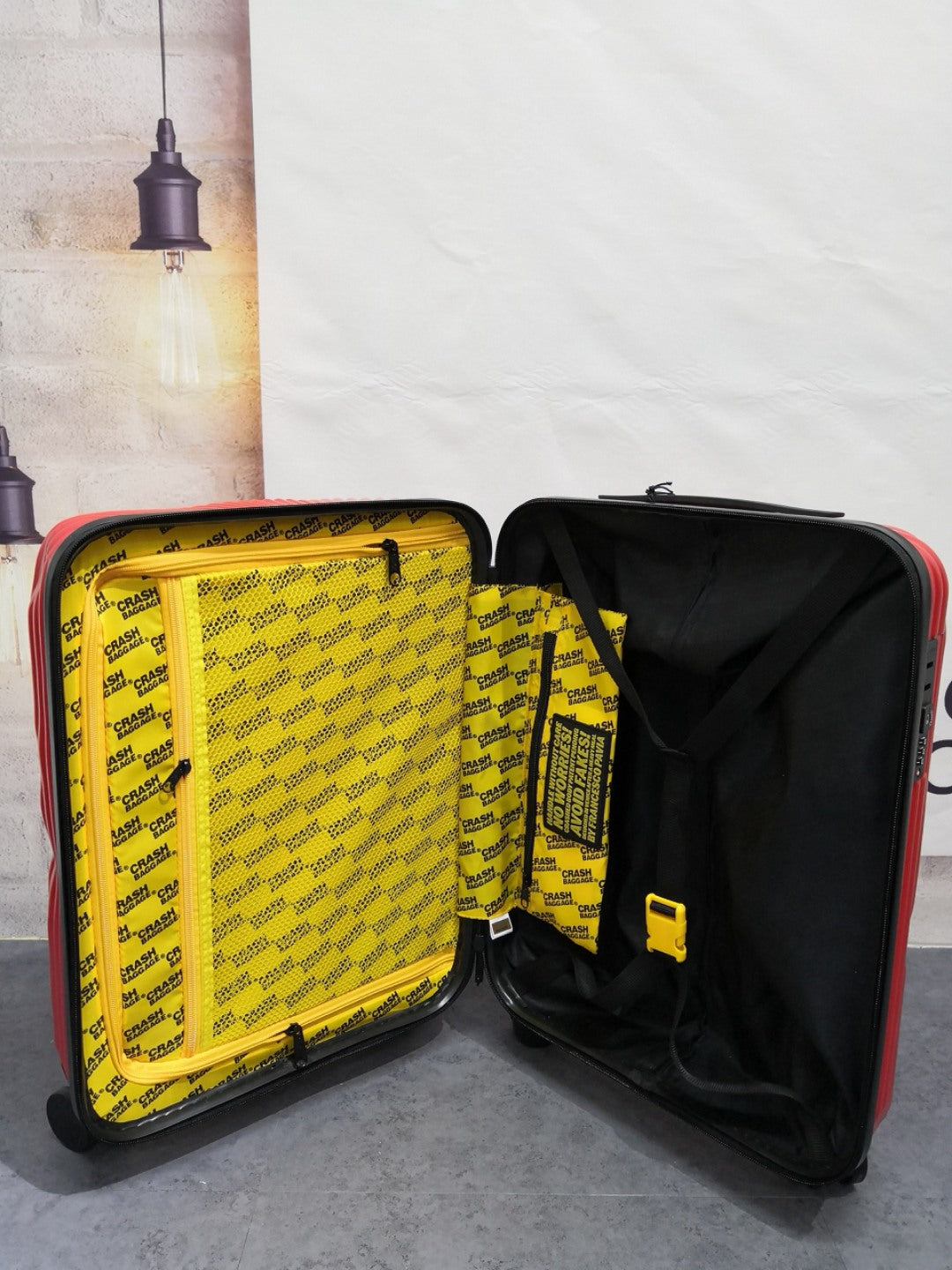 Modern Dented Hardshell Spinner Suitcase Rolling Travel Luggage